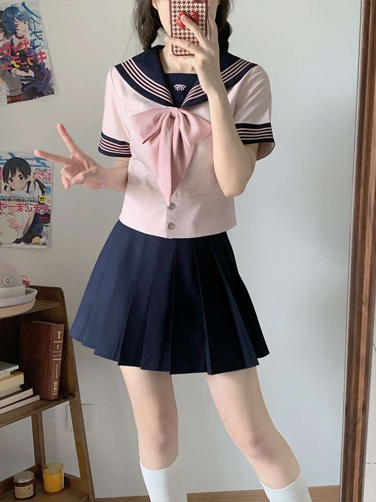 清楚な制服風プリーツキュロットスカート