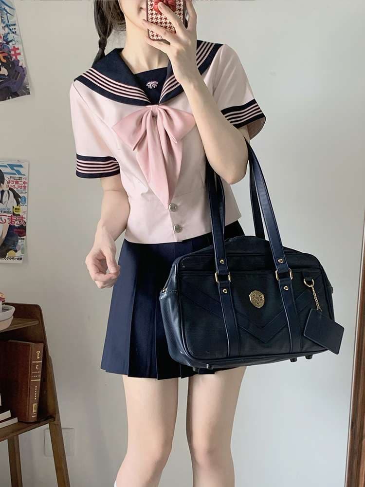 清楚な制服風プリーツキュロットスカート