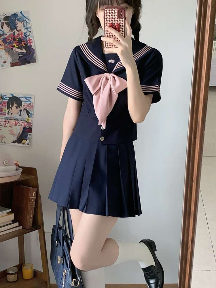 清楚な制服風プリーツキュロットスカート