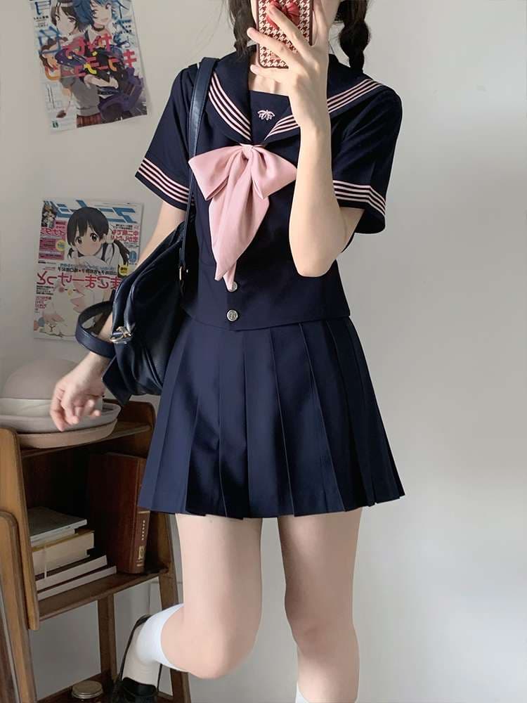 清楚な制服風プリーツキュロットスカート