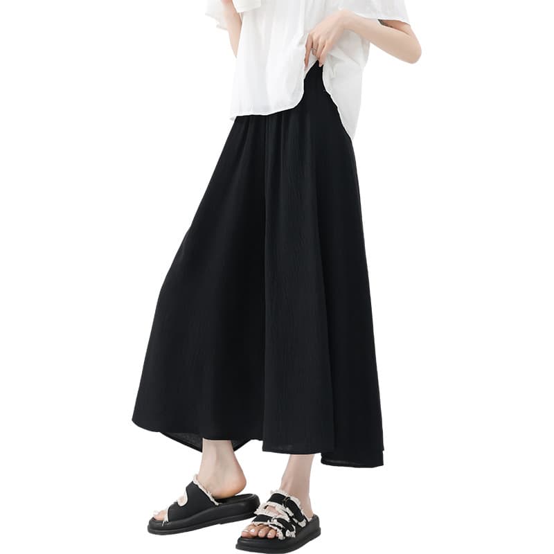なめらか素材のロング丈キュロットスカート