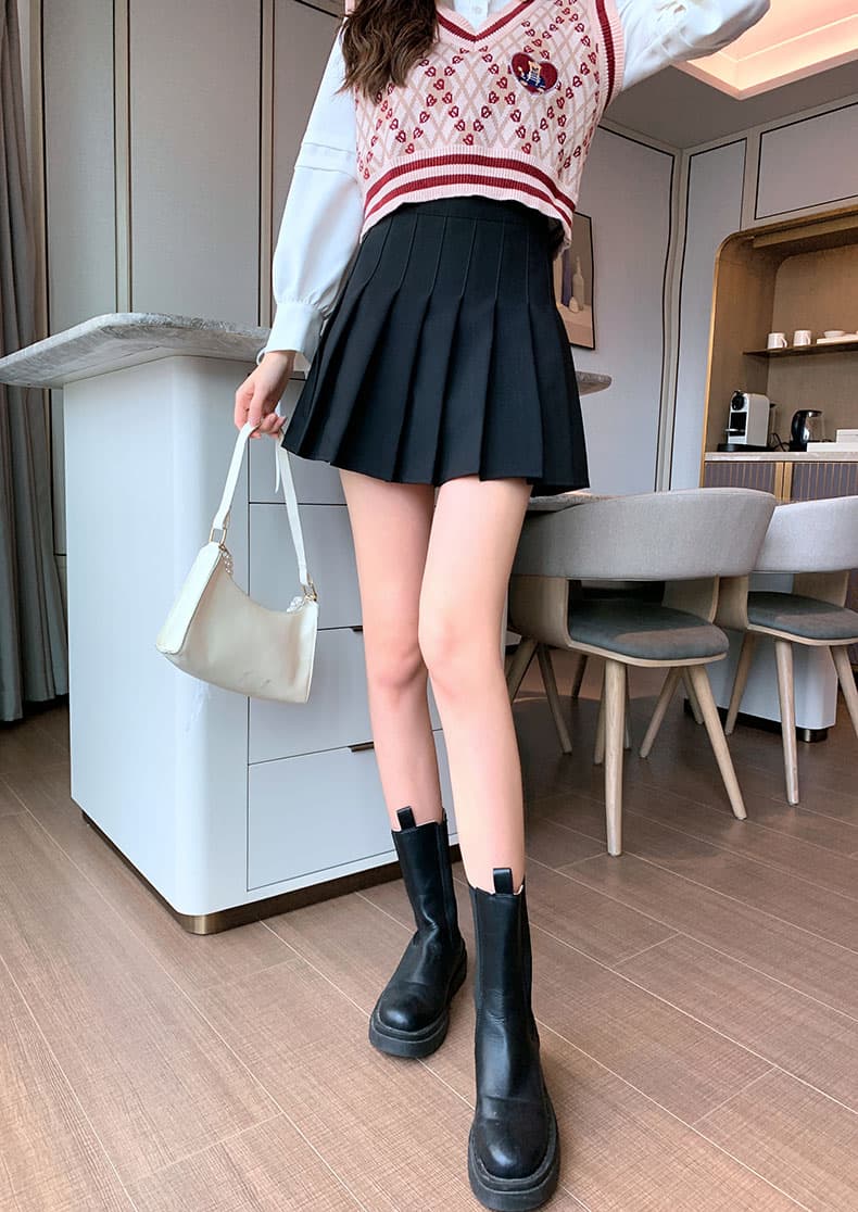 やわらか素材の可愛いプリーツミニキュロットスカート